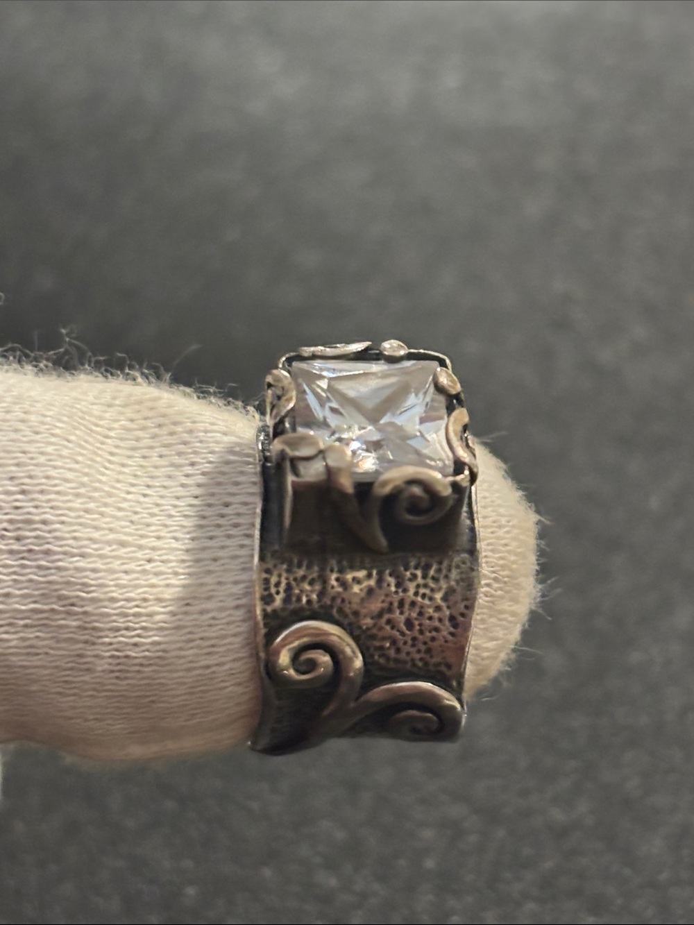 Vintage sterling silver wide band zirconia stone ring size 6.5